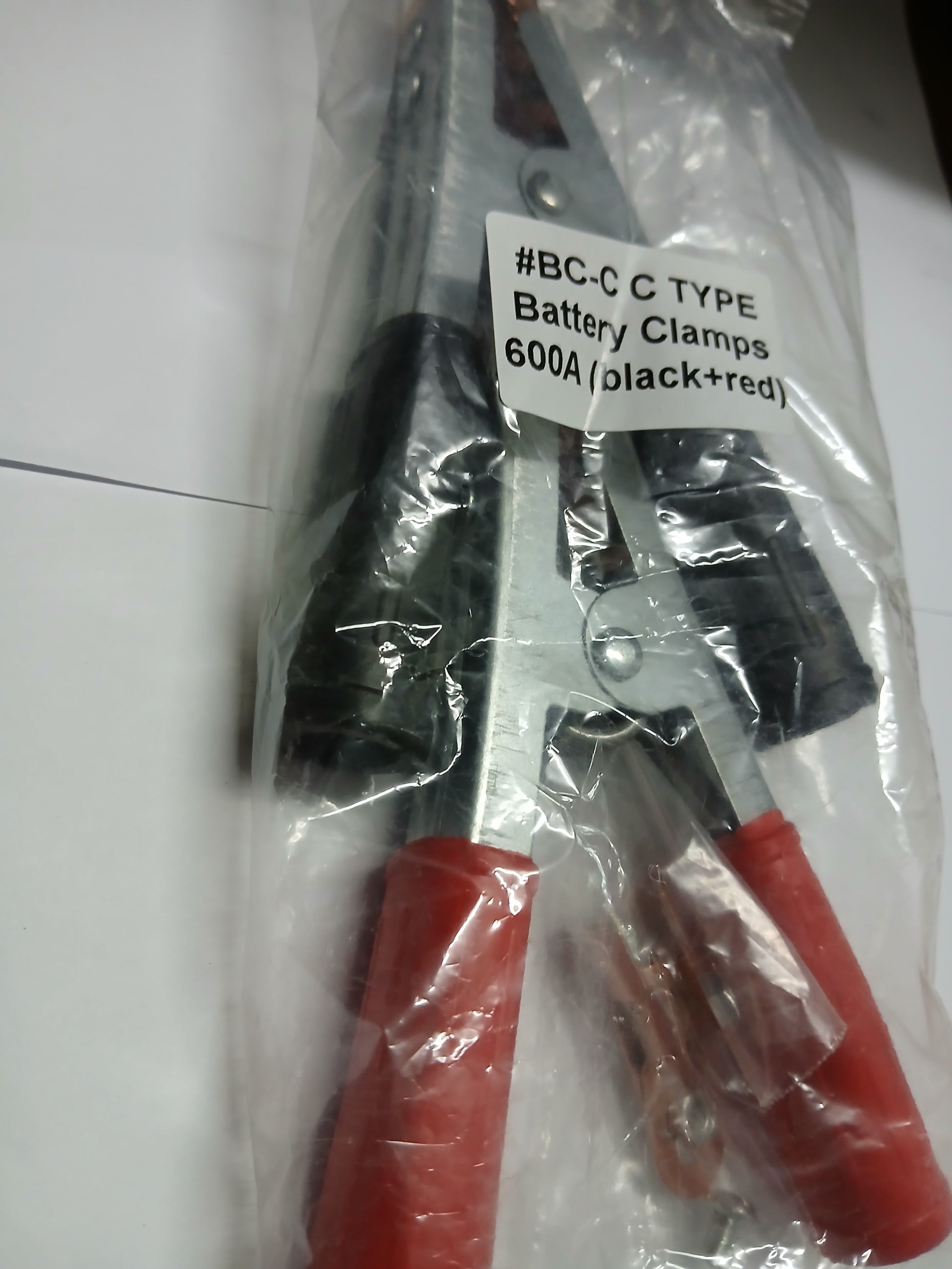 600A Battery Clamps with Cable Fixings  1
